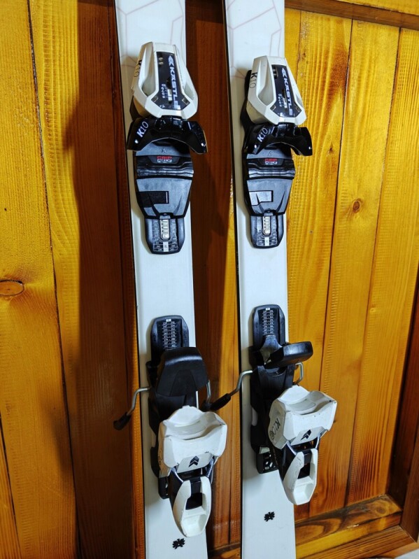 LYŽE KASTLE QUARTZ 72 144CM